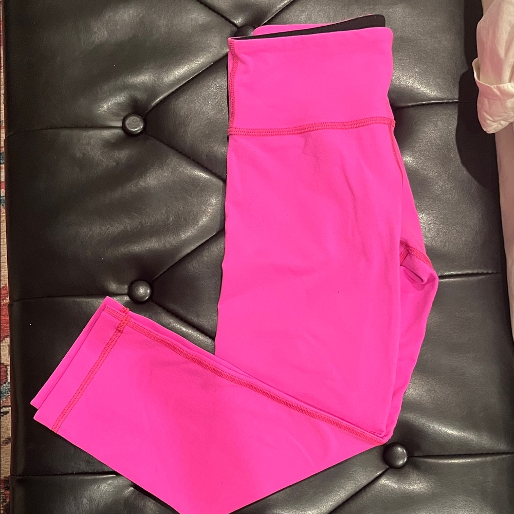 Lululemon Athletica Bright Pink Mid Calf Leggings Size Small